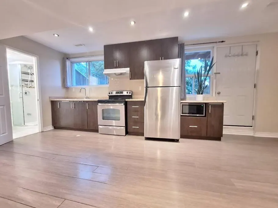 Spacious And Sparkling City Retreat Villa Toronto Canada